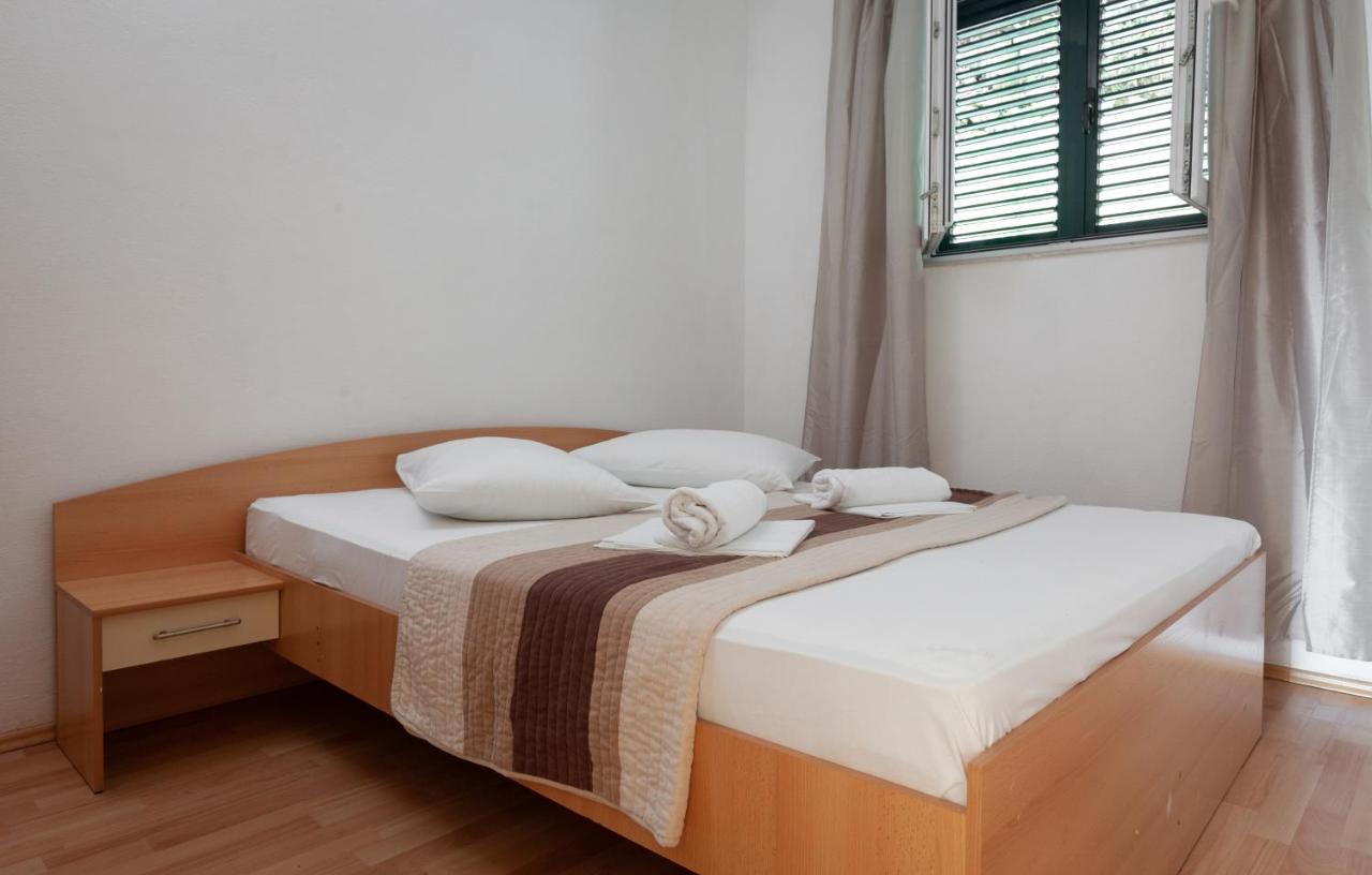 Apartments By The Sea Igrane, Makarska - 310 Exterior photo