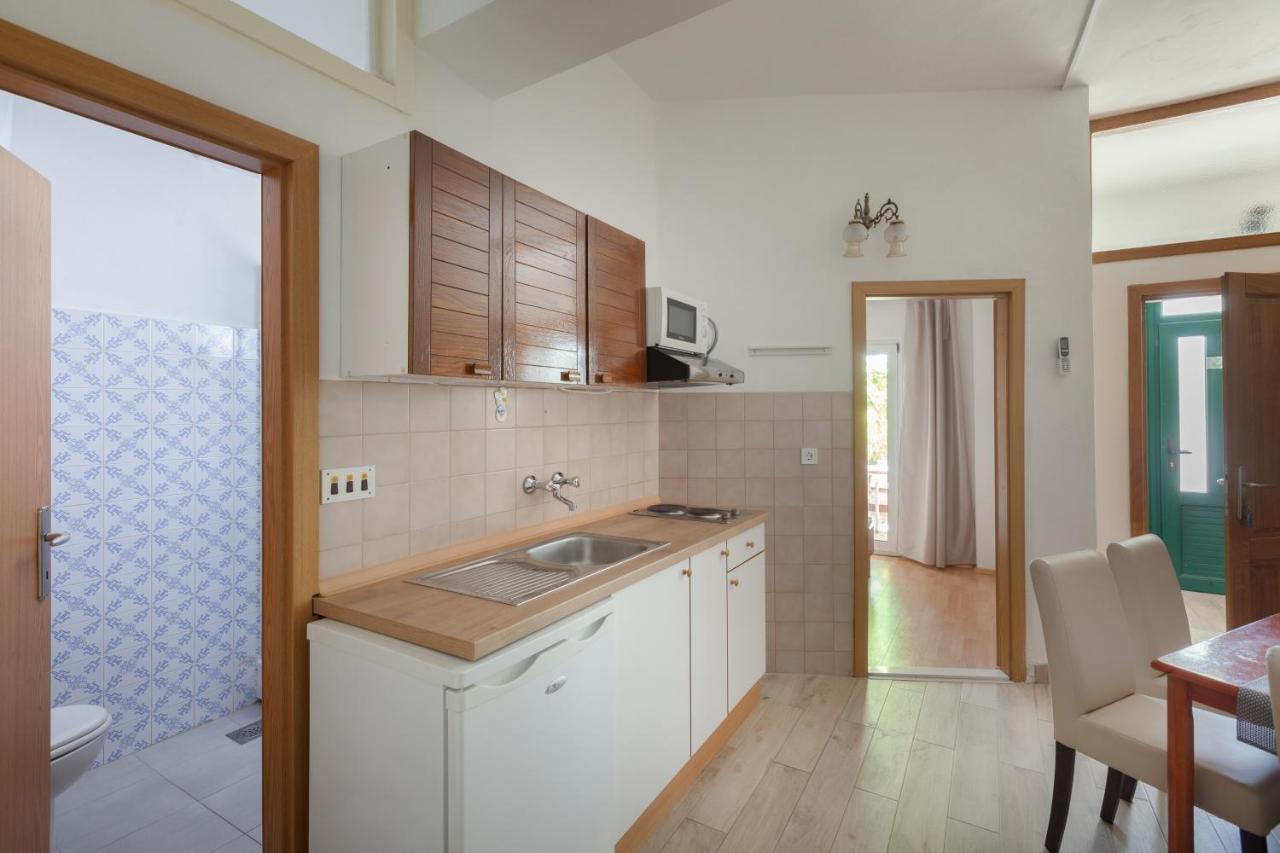 Apartments By The Sea Igrane, Makarska - 310 Exterior photo