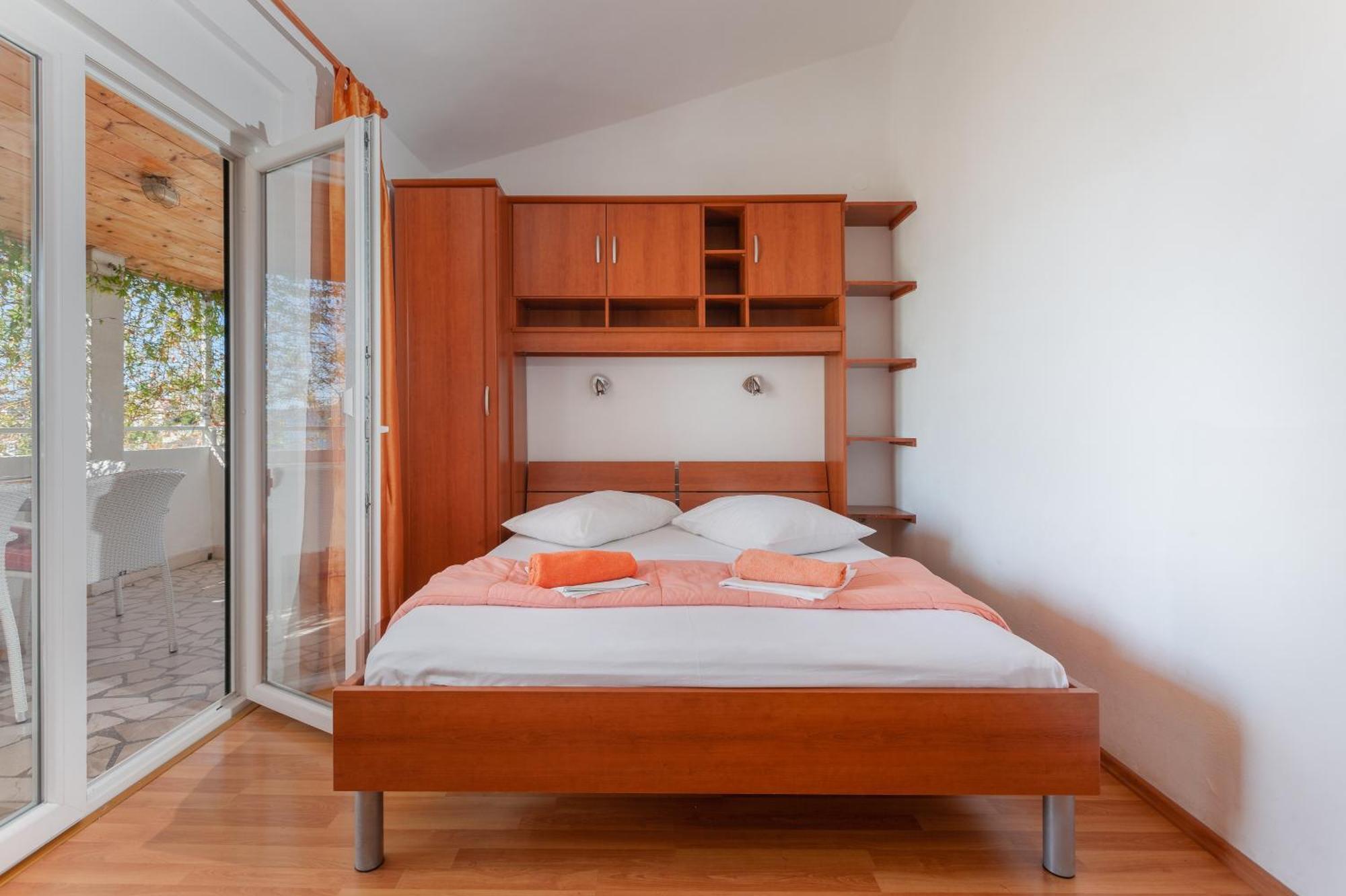 Apartments By The Sea Igrane, Makarska - 310 Room photo