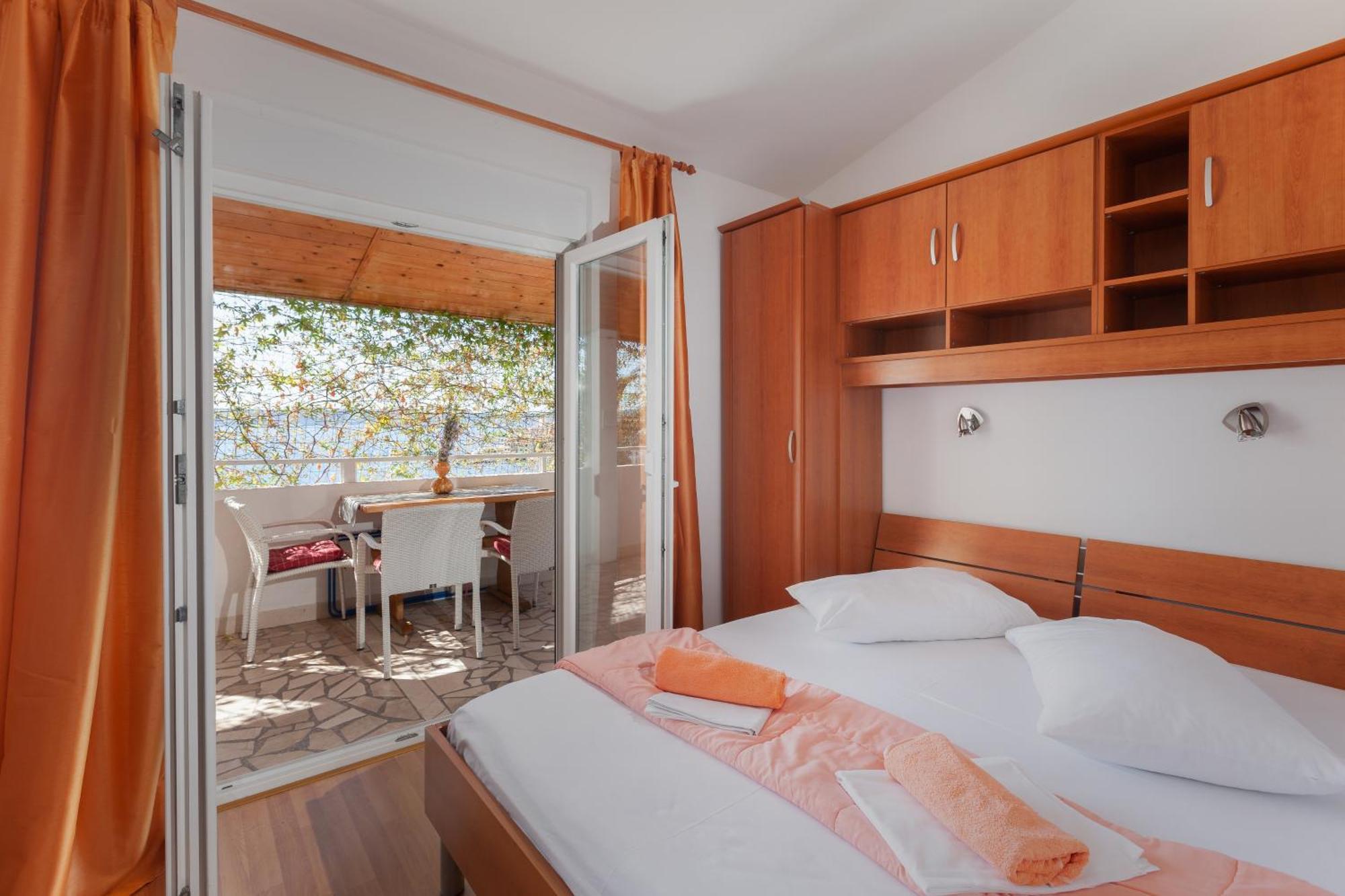 Apartments By The Sea Igrane, Makarska - 310 Room photo